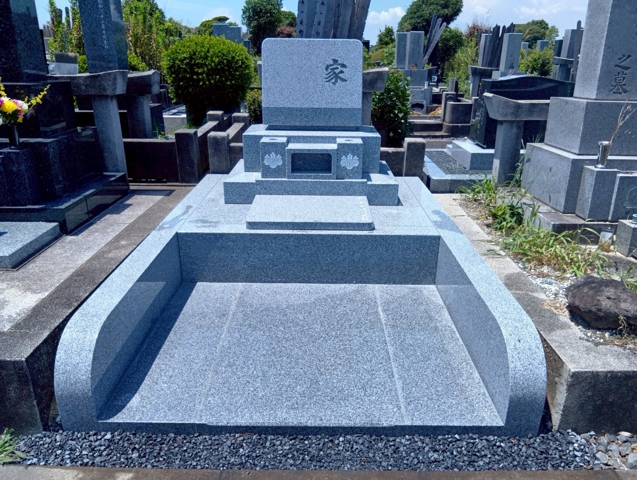 八柱霊園 2025年7月施工事例「奥様を想い建立。カンボジア産の