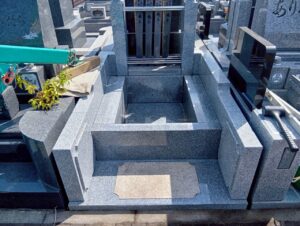 南柏霊園 2025年8月施工事例「未建立だった石碑を新設。外柵はクリーニングで美しさを回復」施工中02