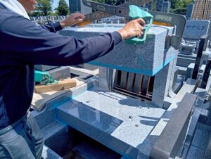 南柏霊園 2025年8月施工事例「未建立だった石碑を新設。外柵はクリーニングで美しさを回復」施工中06