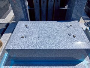 南柏霊園 2025年8月施工事例「未建立だった石碑を新設。外柵はクリーニングで美しさを回復」施工中07