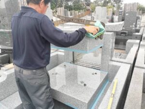 南柏霊園 2025年9月施工事例「生前に想いをかたちに-白い御影石による寿綾墓石の建立」施工風景15