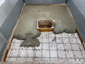 南柏霊園 2025年9月施工事例「生前に想いをかたちに-白い御影石による寿綾墓石の建立」基礎工事05