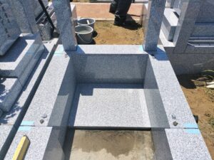 南柏霊園 2026年7月施工事例「シンプルで長く安心してお参りできるお墓を」据付工事9