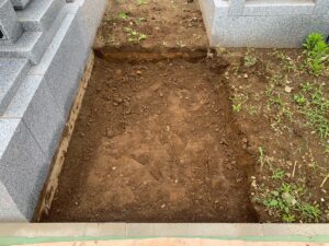 南柏霊園 2026年7月施工事例「シンプルで長く安心してお参りできるお墓を」基礎工事1